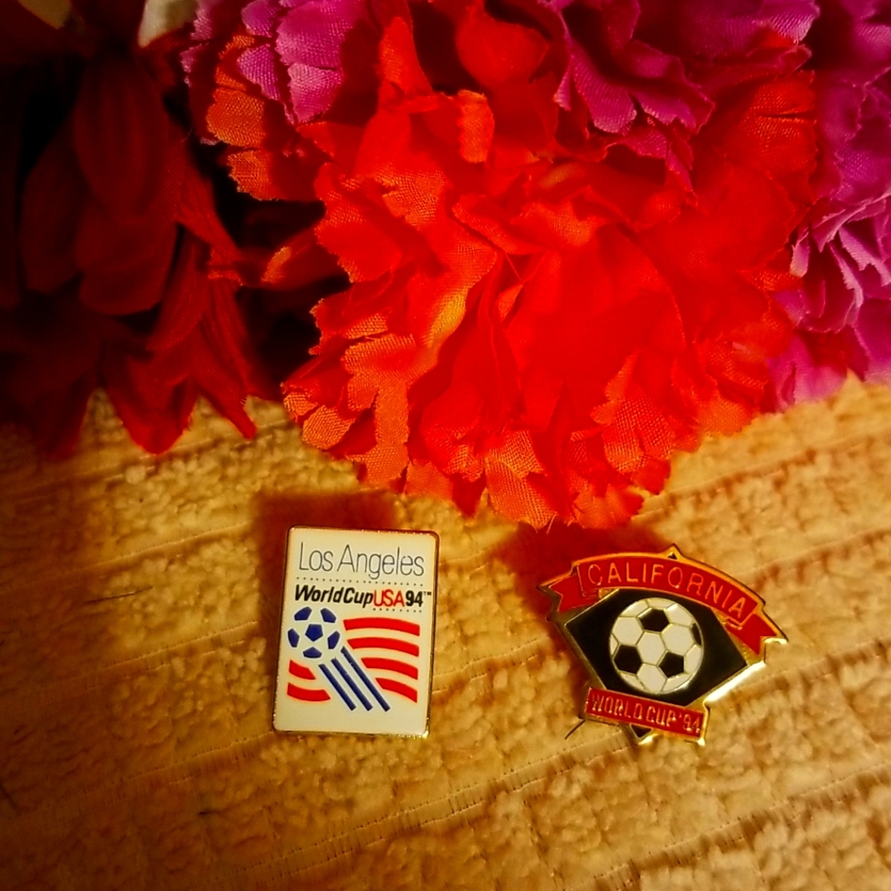 WORLD CUP CALIFORNIA...LOS ANGELES....94....COLLECTIBLE PINS